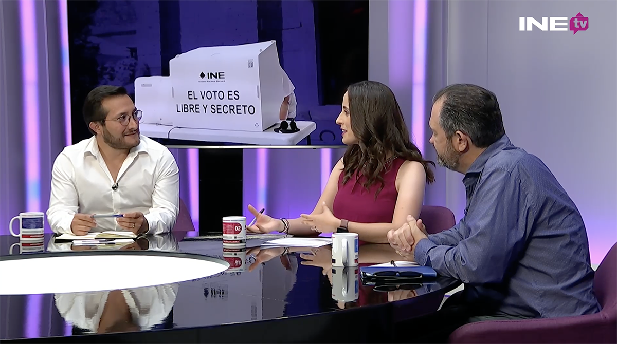 Transmisión del programa Democracia en la Mesa