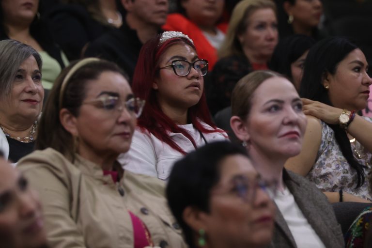 Presentación del libro "El deber de la memoria. Del derecho a voto a la paridad en todo".