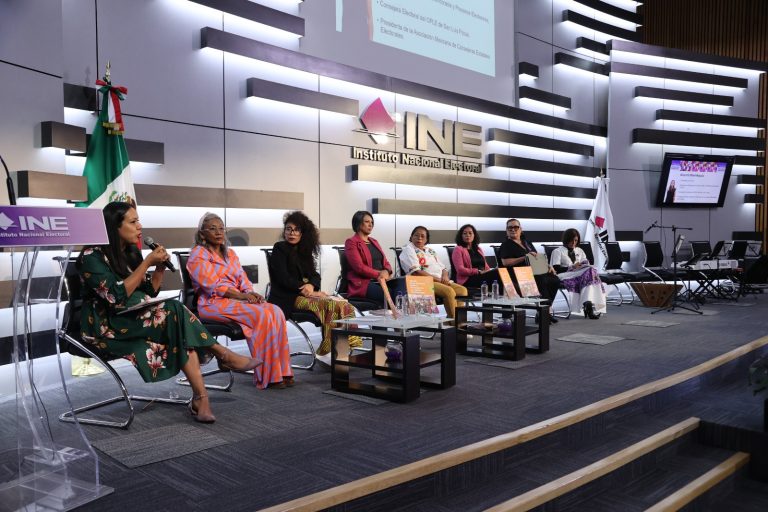 "Los derechos políticos electorales de las Mujeres Afromexicanas".