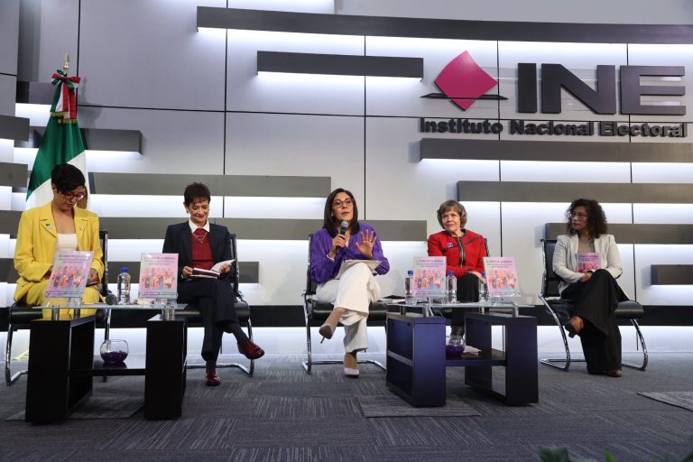 resentación del libro "El deber de la memoria. Del derecho a voto a la paridad en todo".