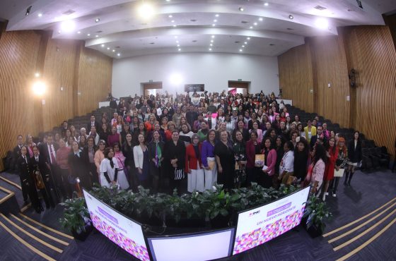 Botón para ingresar a la nota de audio Presentación del libro el deber la memoria