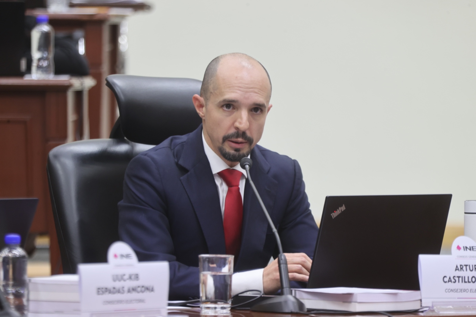 Consejero Electoral, Arturo Castillo