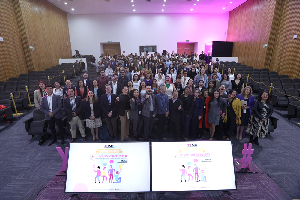 Evento de #JuventudActúaMX en el audiotrio del INE