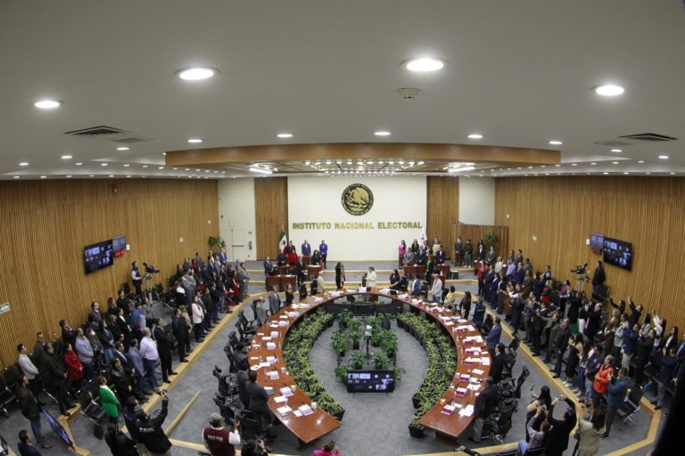 Toma de protesta de Claudia Arlett Espino como Secretaria Ejecutiva del INE. (Heriberto Pérez y Alejandro Hernández fotógrafos INE)