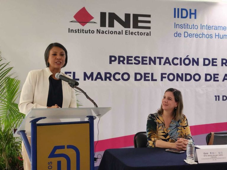 Norma Irene De La Cruz Magaña Consejera Electoral y Arlene Cabral Coordinadora de Asuntos Internacionales del INE. (Foto INE)