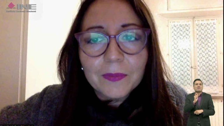 Mónica Montaño Reyes, Profesora-investigadora de la Universidad de Guadalajara y Aurora del libro.