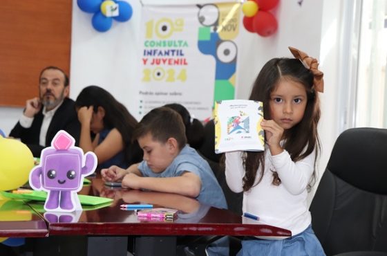 Niños y niñas participando en actividades del INE