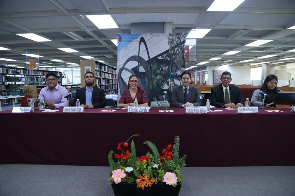 Claudia Zavala en el evento del COLMEX con el tema de observación electoral 
