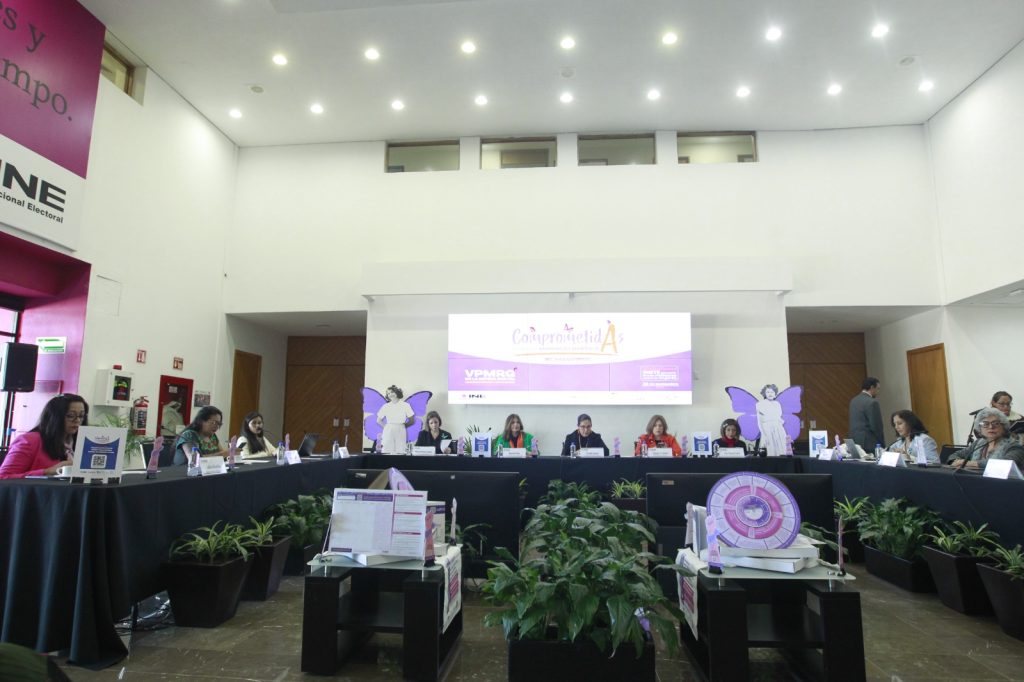 el INE realizó la conferencia magistral, Violencia Política contra las Mujeres en Razón de Género