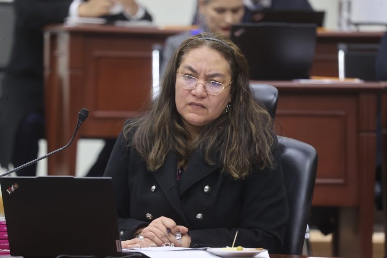 Claudia Arlette Espino, Secretaria Ejecutiva.