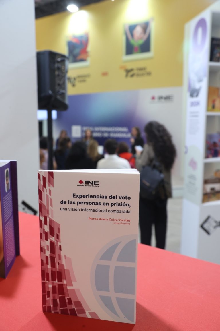 Presentación del libro “Experiencias del voto de las personas en prisión, una visión internacional comparada”. (Foto INE)