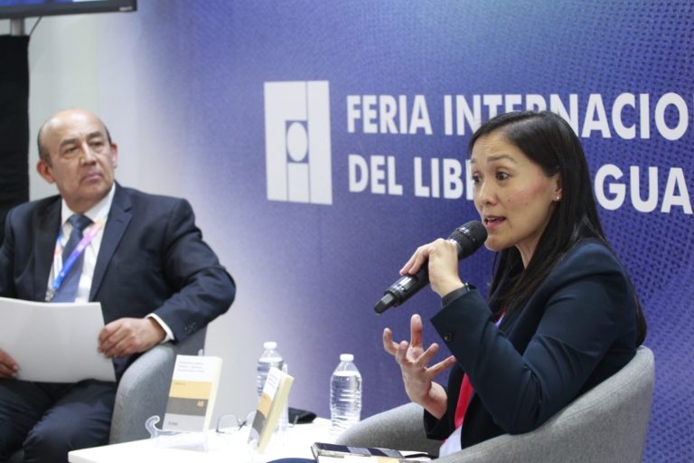 Presentación Editorial. Cuadernos de Divulgación de la Cultura Democrática “Democracia, poderes fácticos y regímenes de gobernanza criminal”. (Foto INE)