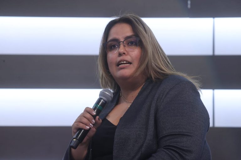 Diana  Hernández Patiño, Encargada de  la Jefatura de Oficina de Relaciones Institucionales y Convenios. (Foto INE)