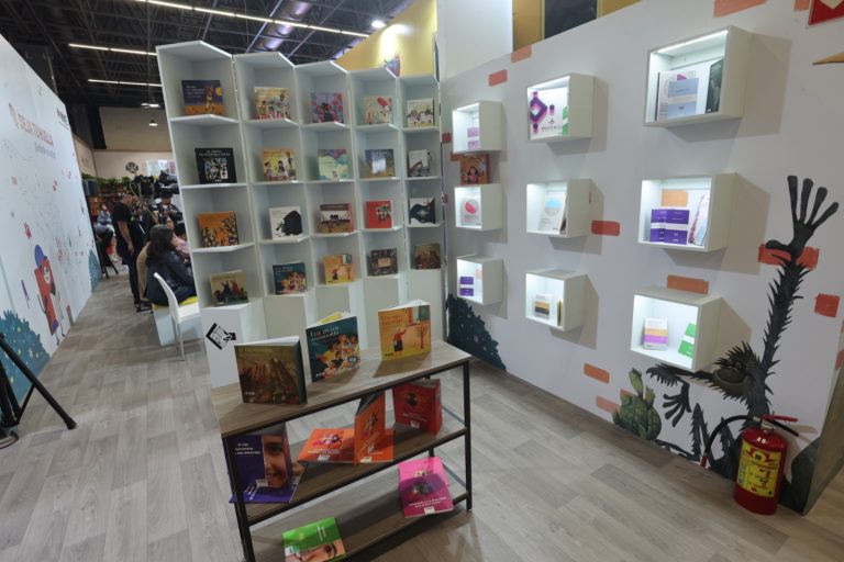 Stand INE en la FIL Guadalajara 2024