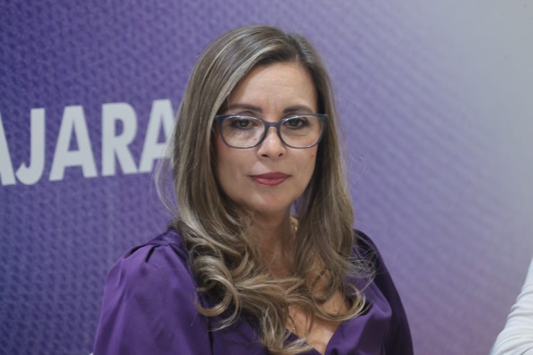 Ruth Elizabeth Prado Pérez, autora.