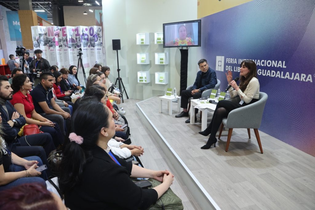 La Consejera Dania Ravel en presentación editorial en la FIL 2024