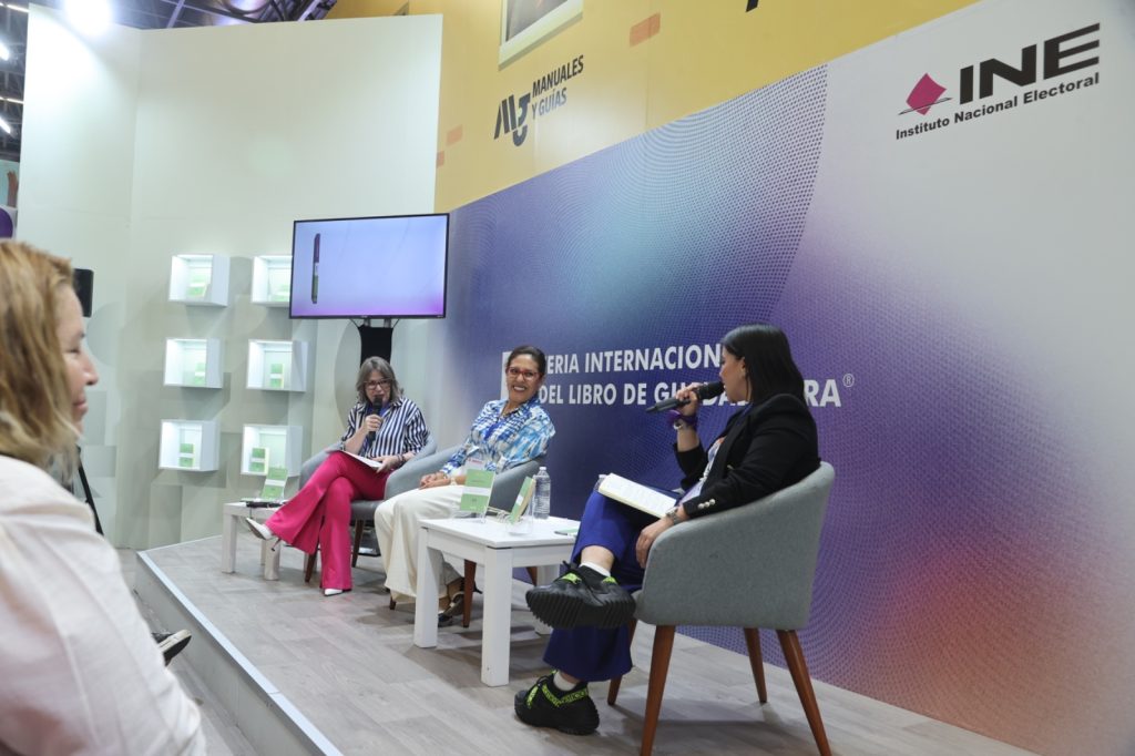 Presentación del libro Violencia digital y mediática, FIL 2024