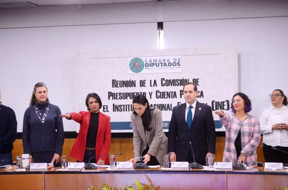 Exposición de presupuesto 2025 del INE en la Cámara de Diputados