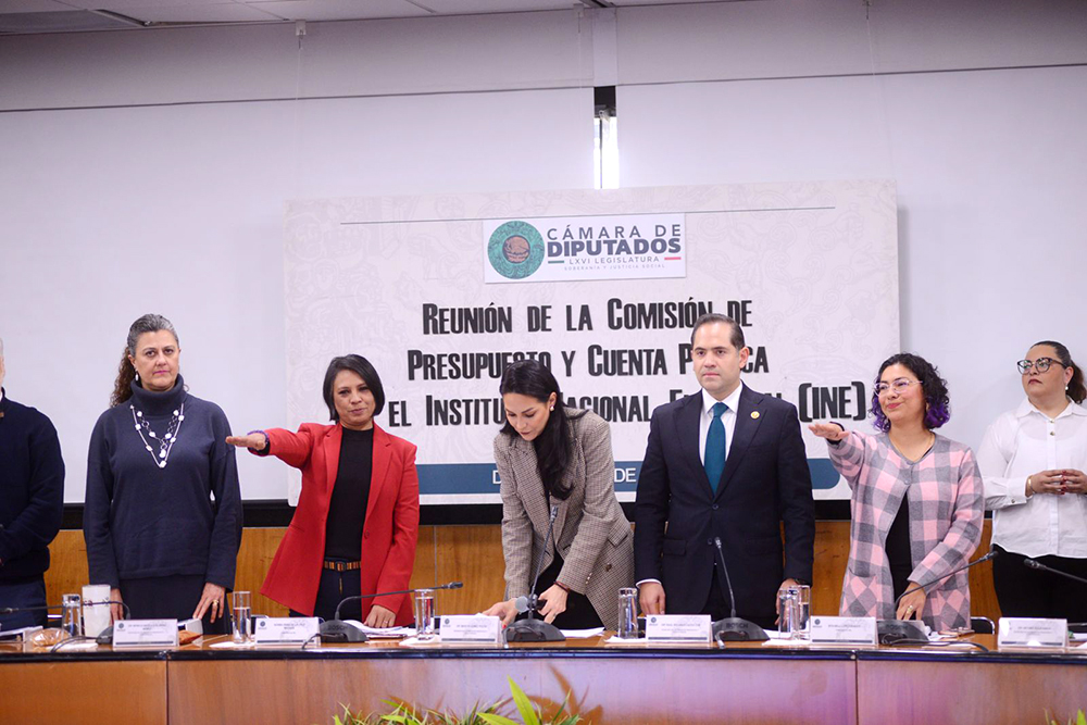 Exposición de presupuesto 2025 del INE en la Cámara de Diputados