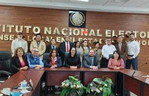 Integrantes del Consejo Local posando para fotografía