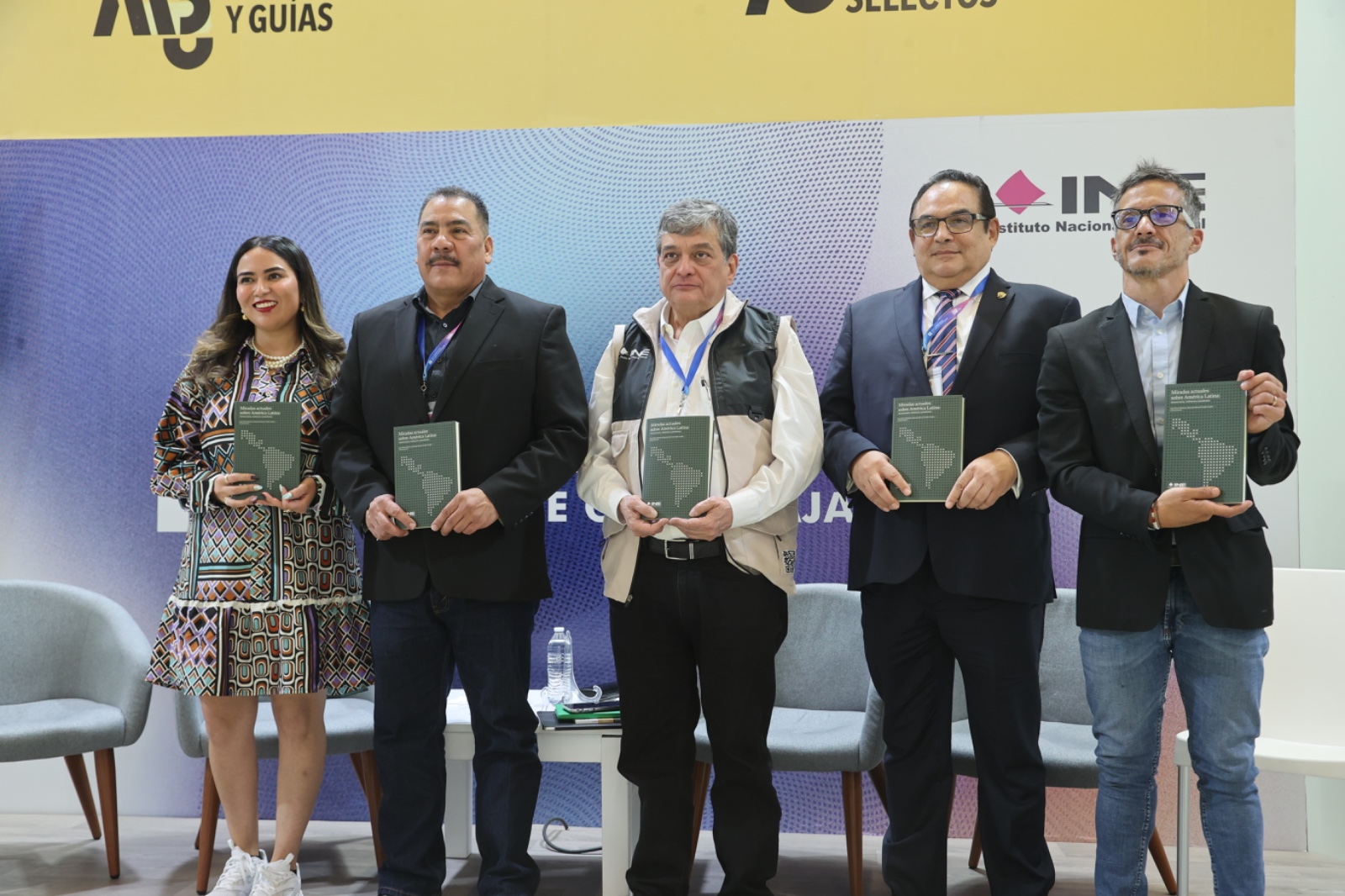 Uuc-kib Espadas participa en presentación de libro