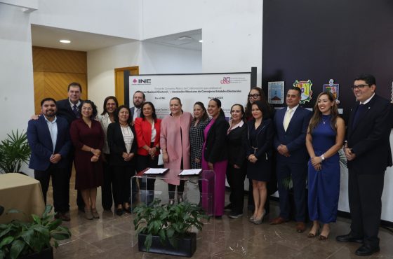 Participantes en la Firma de Convenio de colaboración INE AMCEE contra la VPMRG