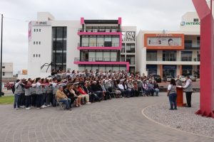 Foto grupal de los capacitadores electorales del INE