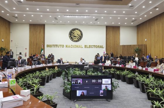 Salón de Sesiones del Consejo General del INE al 19 de febrero de 2025