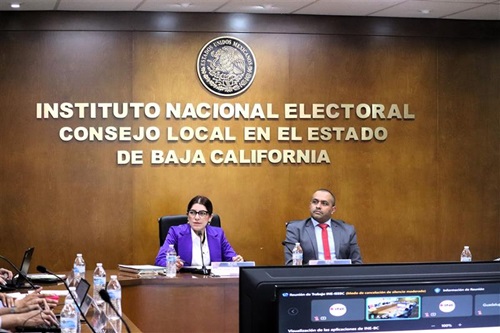 Funcionarios del INE en Baja California