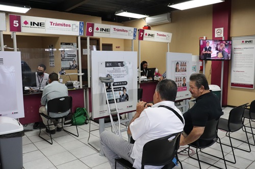 interior del módulo del INE en Baja California