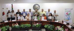 personal del INE en Chiapas en instalaciones del Consejo Local en Chiapas