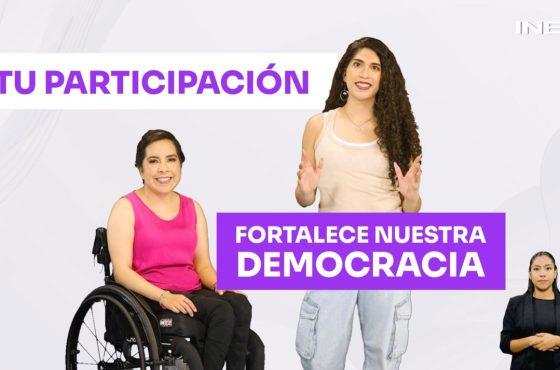 Dos mujeres pertenecientes a grupos vulnerables promoviendo el voto inclusivo