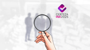 Ilustración de una mano sosteniendo una lupa que apunta a 4 siluetas de personas.