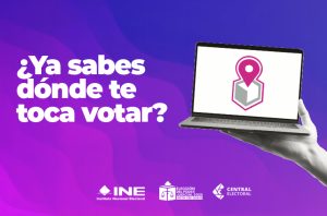 Pantalla con una fotografía de una mano con una laptop que nuestra el logo de Ubica tu Casilla