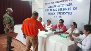 Funcionarios del INE en Veracruz dentro del CEFERESO