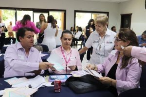 personal del INE Chihuahua en capacitación sobre cómputos distritales