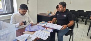 personal del INE en Quintana Roo sellando Boletas del Voto Anticipado