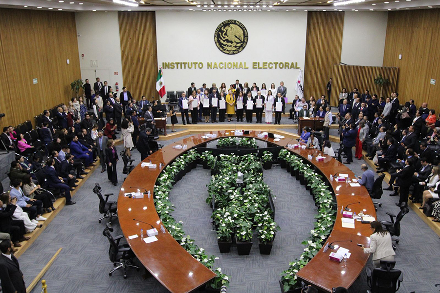 Sesión del Consejo General para entregar constancias a magistraturas con mayor porcentaje de votación