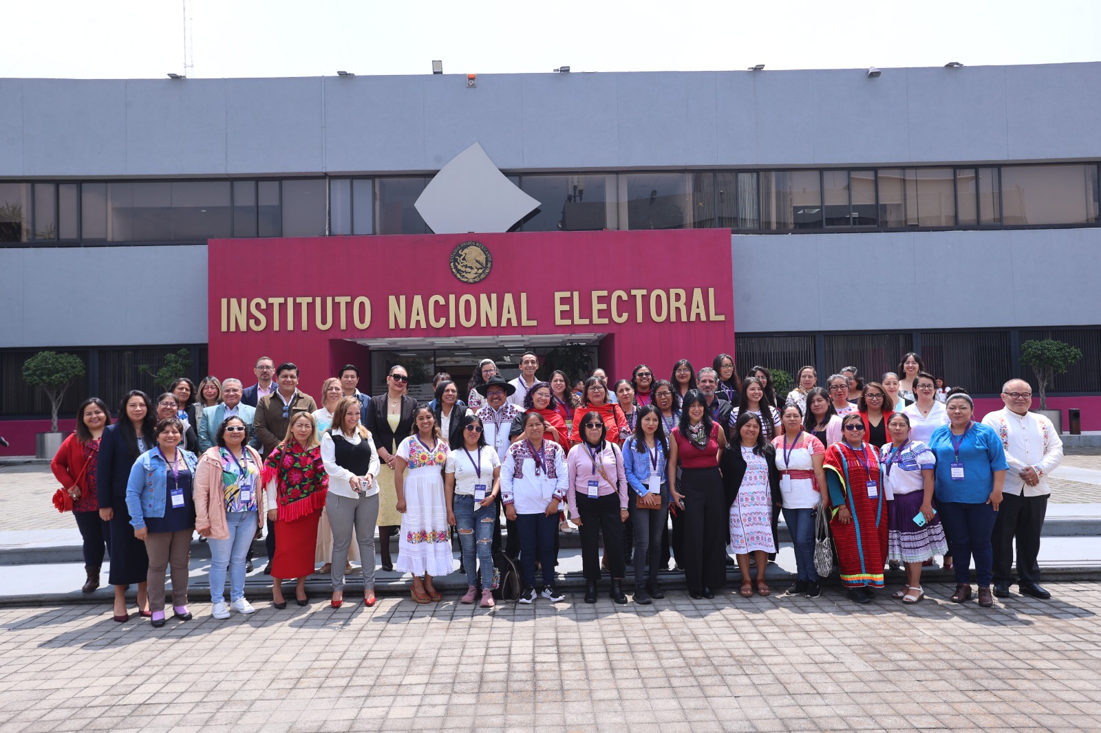 Foto grupal de participantes en el encuentro, Nuestras voces cuentan