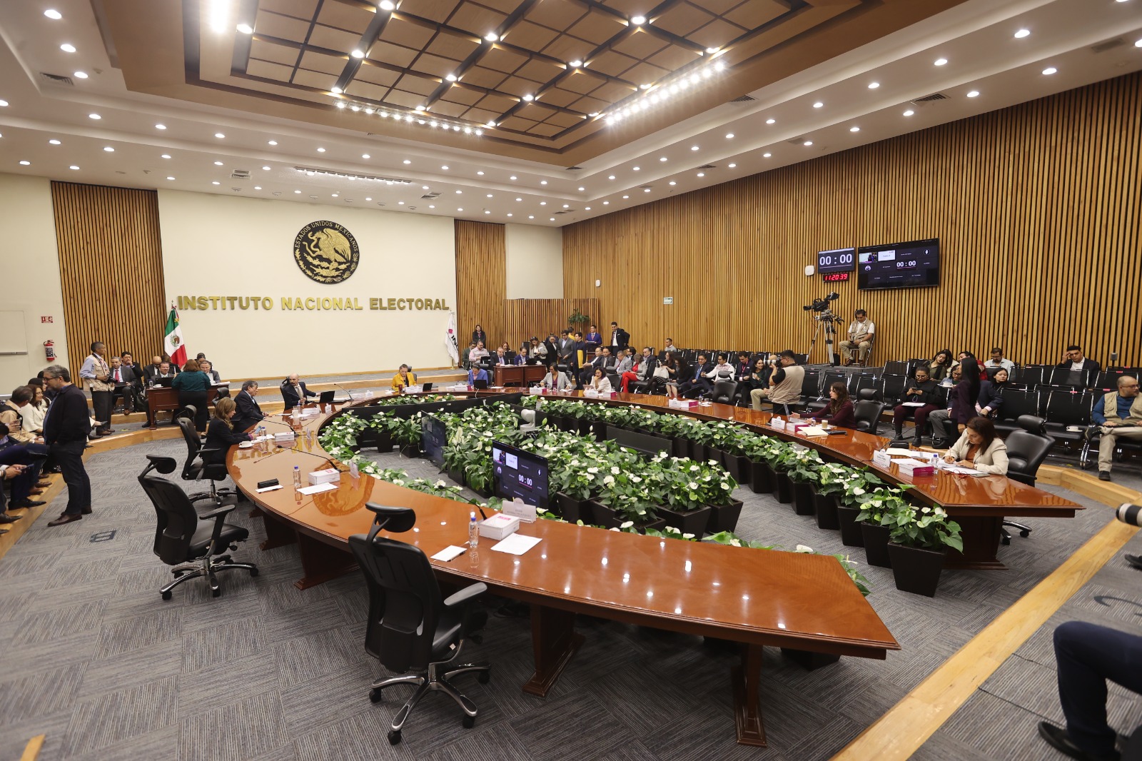 Continuación de la Sesión extraordinaria del Consejo General.