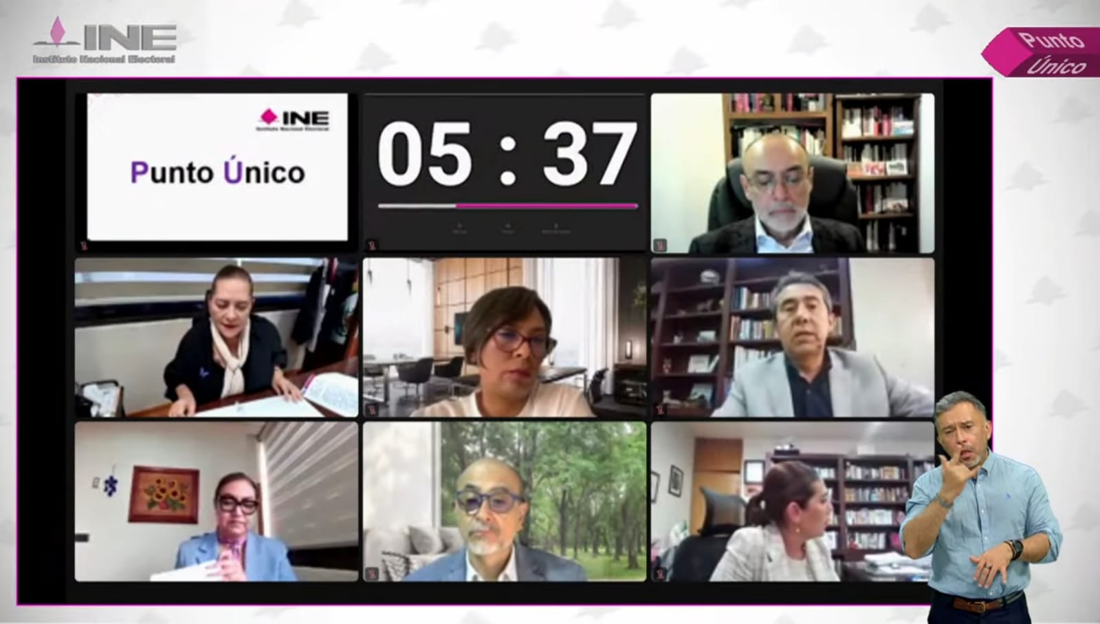 Pantalla con recuadros de las personas Consejeras Electorales participando en la Sesión.