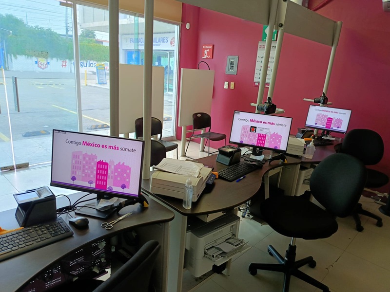 computadoras con leyenda Contigo México es más grande