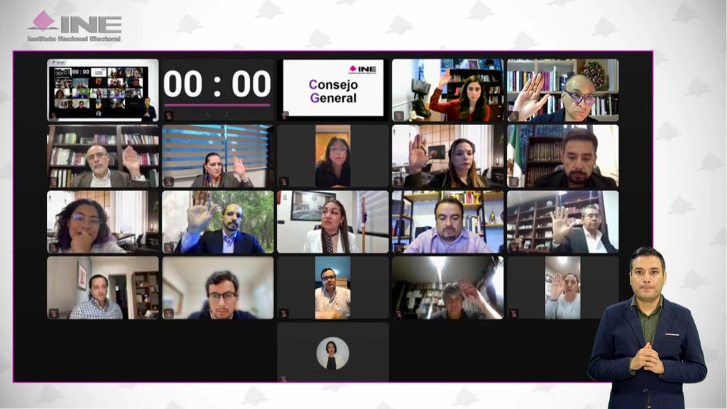 Pantalla con recuadros de las personas Consejeras Electorales y representantes de partidos políticos participando en la Sesión.
