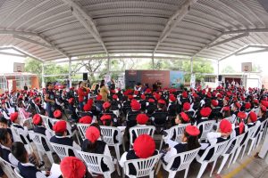 Publico en el Día Internacional de las niñas