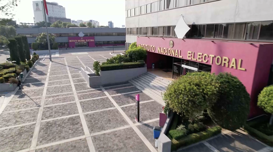 Toma de oficinas centrales del INE