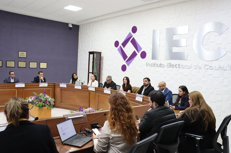 Reunión en el Instituto Electoral de Coahuila
