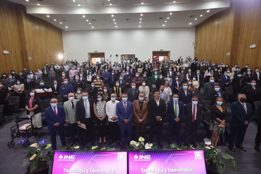 Imagen de asistentes del Foro de Tecnología y Democracia