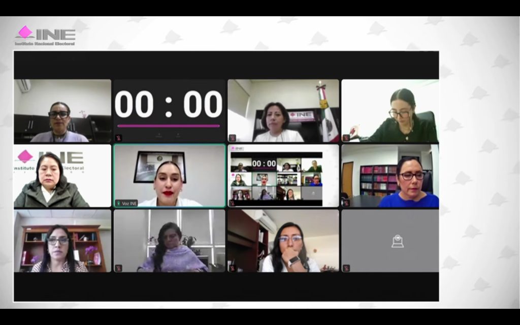 Pantalla con los recuadros de las personas participantes en el evento.