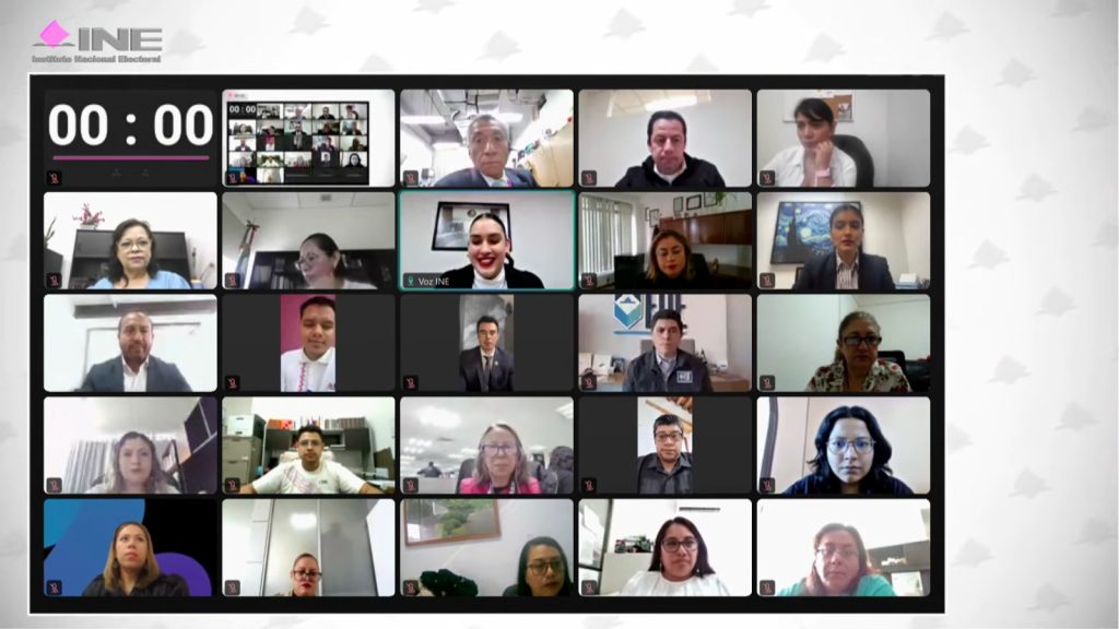 Pantalla con los recuadros de las personas participantes en el evento.