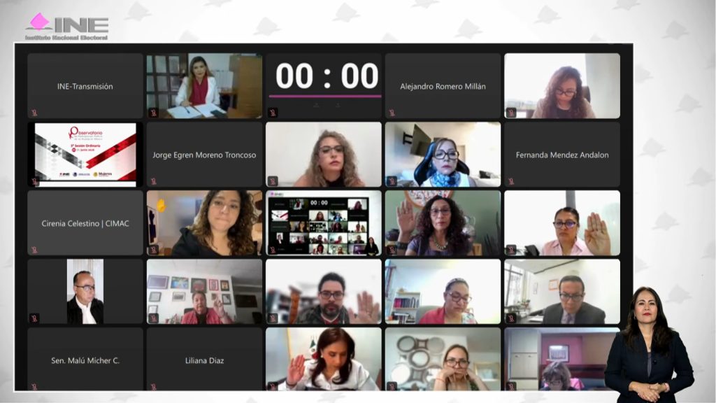 Pantalla con la imagen de las personas participantes.